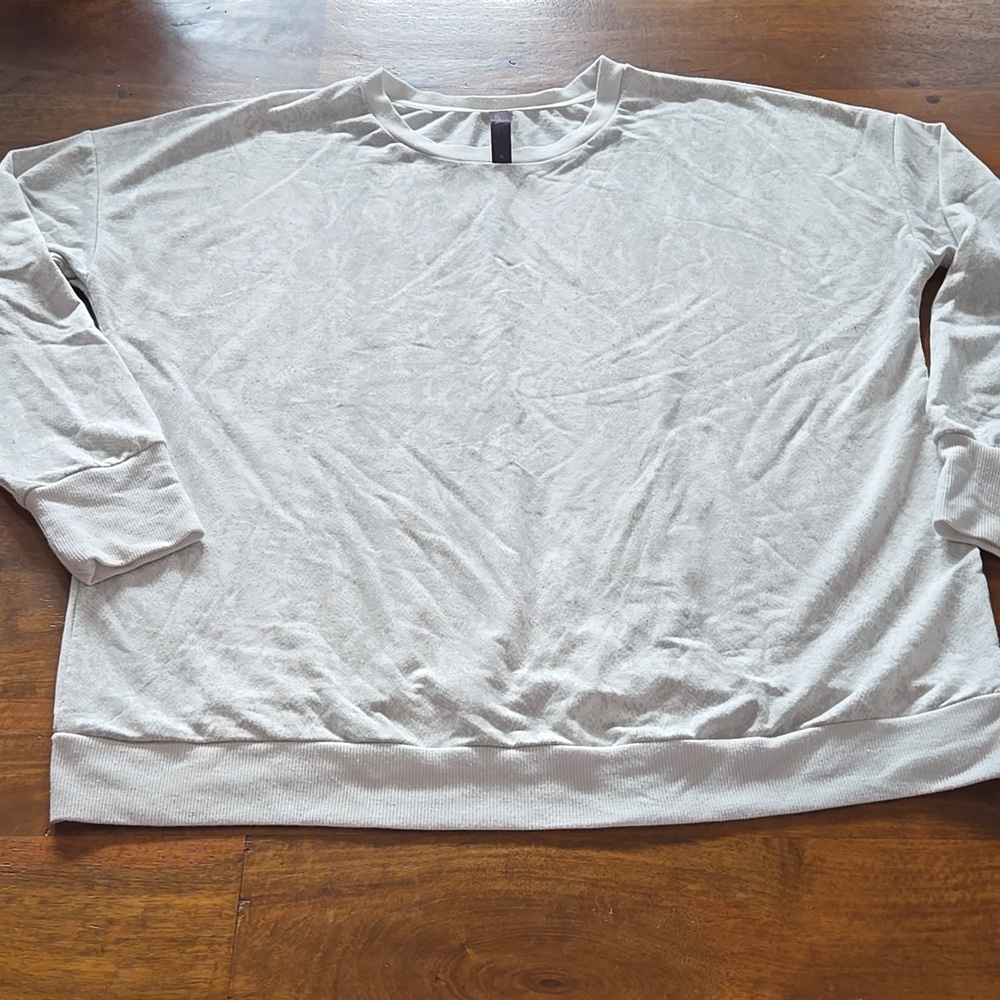 Mondetta Light Gray And White Snakeskin Print Crewneck Pullover Sweatshirt XL